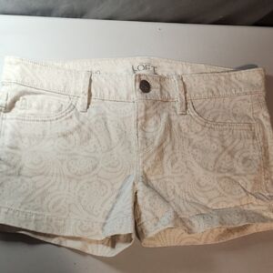 LOFT NWOT Women's Cream Patterned Jean Shorts